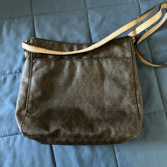 Michael Kors Jet Set Travel Logo Messenger Leather Bag - Picture 3 of 14